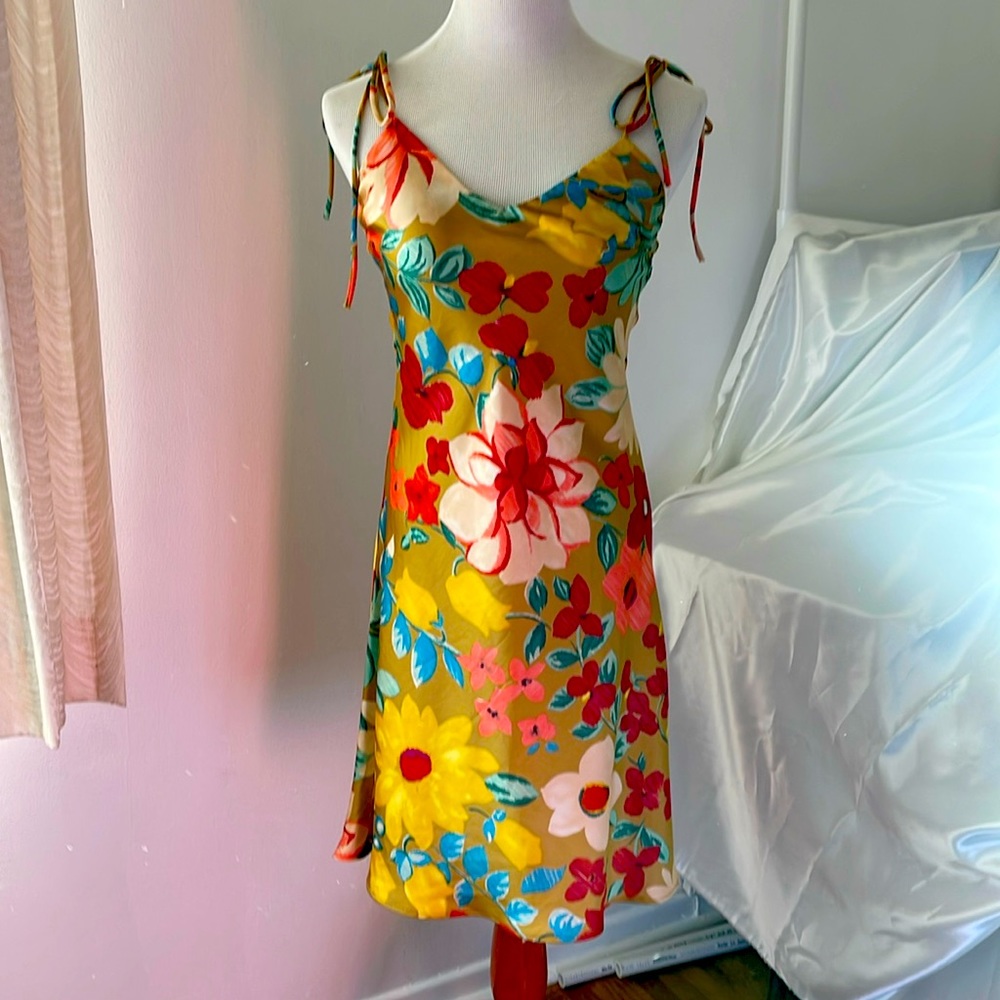 Multicolor short floral satin dress with tie spaghetti straps Sz M